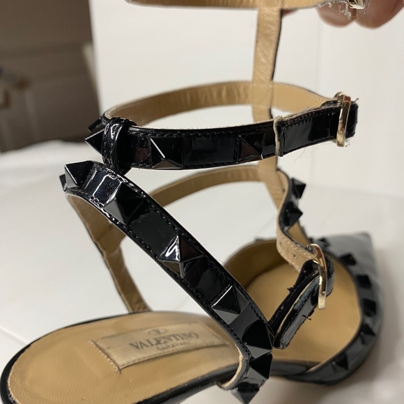 VALENTINO GARAVANI - Rockstud Caged 65 Black Patent Ankle Strap Pump - Picture 9 of 14